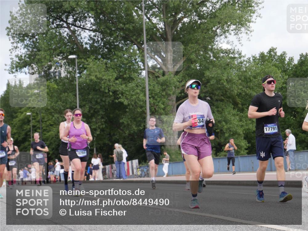 29.06.2025 - hella hamburg halbmarathon Luisa Fischer http://msf.ph/oto/8449490 29.06.2025 10:31:37 Kennedybrücke 45, 9653, 9654, 18291, 34, 17791, 1, 4834, 5604, 6259, 6345, 9642, 9653, 9654, 9716 meine-sportfotos.de