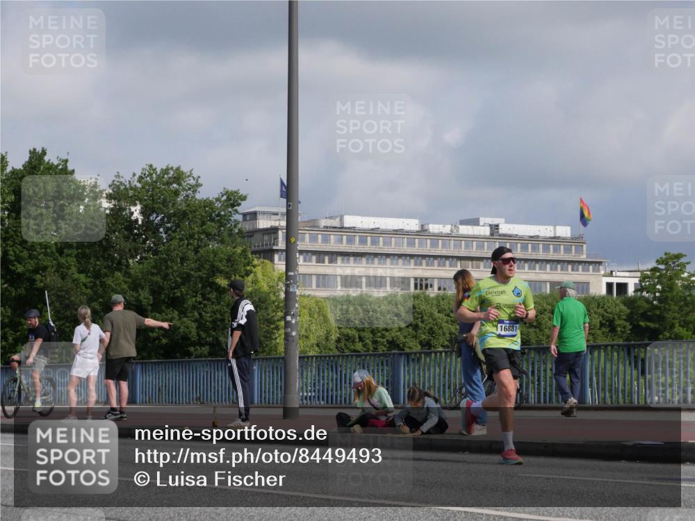 29.06.2025 - hella hamburg halbmarathon Luisa Fischer http://msf.ph/oto/8449493 29.06.2025 09:49:12 Kennedybrücke 16881, 1053, 1577, 5152, 5193, 7466, 8323, 10477 meine-sportfotos.de