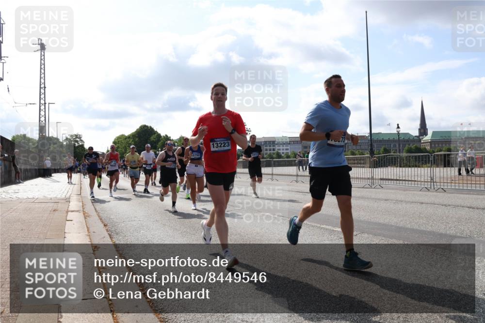 29.06.2025 - hella hamburg halbmarathon Lena Gebhardt http://msf.ph/oto/8449546 29.06.2025 09:53:50 Lombardsbrücke 110, 10792, 13223, 1098, 1413, 1476, 1750, 1902, 2270, 2365, 2402, 2516, 2623, 2823, 2890, 2937, 3004, 3146, 3186, 3414, 4140, 4235, 4237, 4247, 4310, 4949, 5115, 5362, 5460, 5528, 5532, 5650, 5692, 6071, 6198, 6282, 6309, 6375, 6388, 6575, 6903, 7167, 7385, 7448, 7480, 7734, 8023, 8269, 8928, 9030, 9043, 9105, 9126, 9482, 9619, 9626, 9633, 9723, 9965, 10792, 11077, 11936, 12084, 13009 meine-sportfotos.de