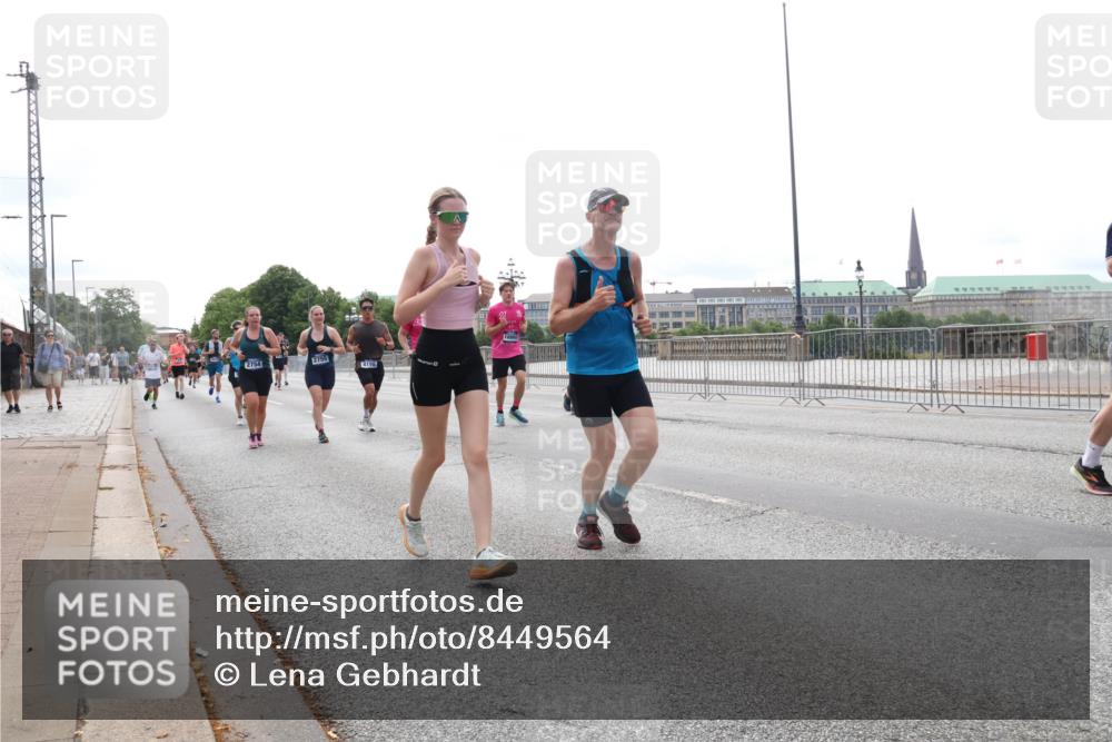 29.06.2025 - hella hamburg halbmarathon Lena Gebhardt http://msf.ph/oto/8449564 29.06.2025 10:30:42 Lombardsbrücke 2754, 2755, 4198, 1059, 1472, 1647, 2268, 2505, 2569, 2754, 2755, 2901, 3131, 3281, 4198, 4575, 4819, 6344, 6556, 6620, 7071, 7120, 9830, 10880, 10989, 11981, 11984, 12349, 12350, 12384, 12460, 12461, 12687, 12688, 13418, 14095, 14216, 14421, 14803, 15299, 15757, 15789, 15938, 16504, 16791, 16864, 17742, 18046, 18362, 18671, 18795, 18860, 19052 meine-sportfotos.de