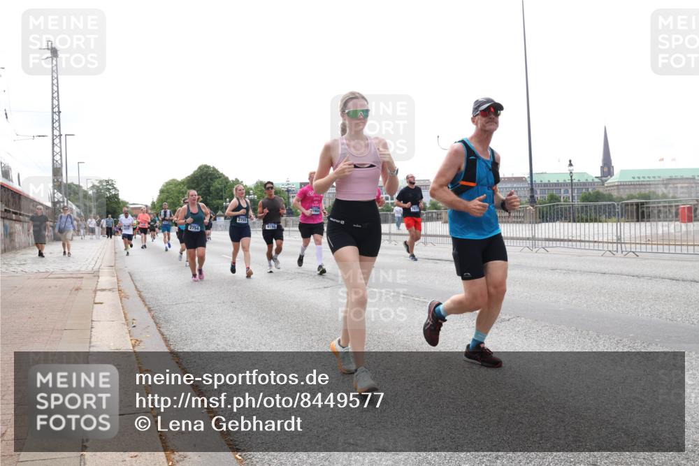 29.06.2025 - hella hamburg halbmarathon Lena Gebhardt http://msf.ph/oto/8449577 29.06.2025 10:30:42 Lombardsbrücke 2754, 2755, 4198, 1984, 1059, 1472, 1647, 2268, 2505, 2569, 2754, 2755, 2901, 3131, 3281, 4198, 4575, 4819, 6344, 6556, 6620, 7071, 7120, 9830, 10880, 10989, 11981, 11984, 12349, 12350, 12384, 12460, 12461, 12687, 12688, 13418, 14095, 14216, 14421, 14803, 15299, 15757, 15789, 15938, 16504, 16791, 16864, 17742, 18046, 18362, 18671, 18795, 18860, 19052 meine-sportfotos.de