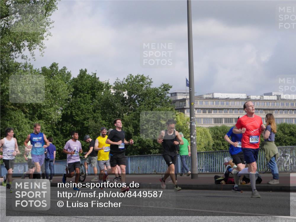29.06.2025 - hella hamburg halbmarathon Luisa Fischer http://msf.ph/oto/8449587 29.06.2025 09:49:19 Kennedybrücke 1406, 16417, 18731, 16425, 86, 5193, 1053, 1396, 1411, 1959, 2836, 5193, 7080, 7622, 7867 meine-sportfotos.de