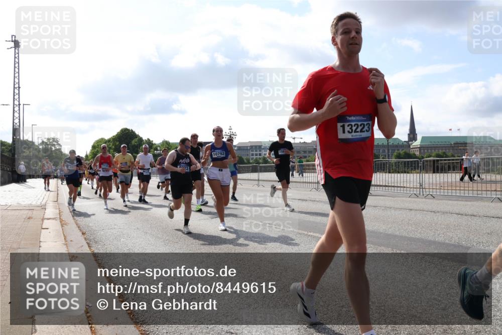 29.06.2025 - hella hamburg halbmarathon Lena Gebhardt http://msf.ph/oto/8449615 29.06.2025 09:53:51 Lombardsbrücke 7734, 10792, 156, 13223, 1098, 1119, 1413, 1424, 1476, 1902, 2270, 2365, 2402, 2516, 2623, 2823, 2890, 2937, 3004, 3146, 3186, 3414, 4140, 4235, 4237, 4247, 4310, 4949, 5115, 5362, 5460, 5528, 5532, 5650, 5692, 6071, 6198, 6282, 6309, 6375, 6388, 6575, 6903, 7167, 7385, 7448, 7480, 7734, 8023, 8269, 8928, 9030, 9043, 9105, 9126, 9482, 9619, 9626, 9633, 9723, 9965, 10792, 11077, 11848, 11936, 12084, 13009 meine-sportfotos.de