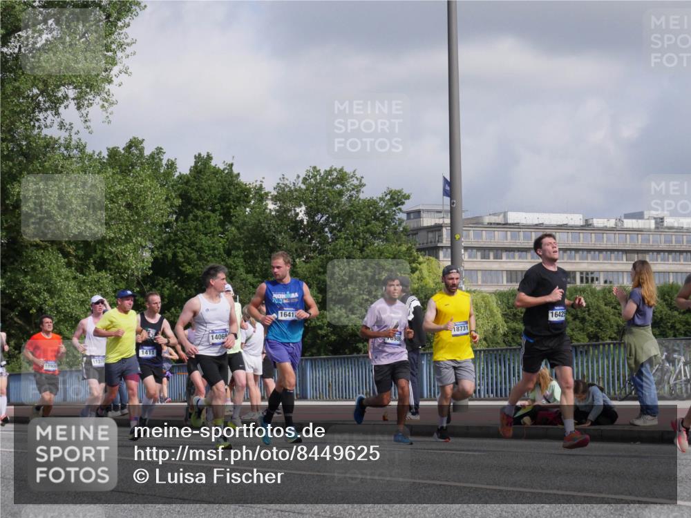 29.06.2025 - hella hamburg halbmarathon Luisa Fischer http://msf.ph/oto/8449625 29.06.2025 09:49:20 Kennedybrücke 1137, 18906, 1411, 14060, 1641, 18731, 16425, 1053, 1396, 1407, 1411, 1959, 2836, 5193, 7080, 7622, 7867 meine-sportfotos.de