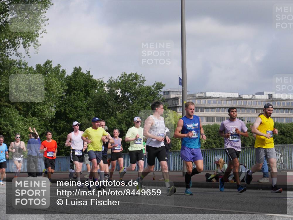 29.06.2025 - hella hamburg halbmarathon Luisa Fischer http://msf.ph/oto/8449659 29.06.2025 09:49:21 Kennedybrücke 4841, 11370, 18906, 17, 7622, 3, 417, 18986, 1396, 1407, 1411, 1959, 2836, 3935, 5193, 7080, 7622, 7867 meine-sportfotos.de