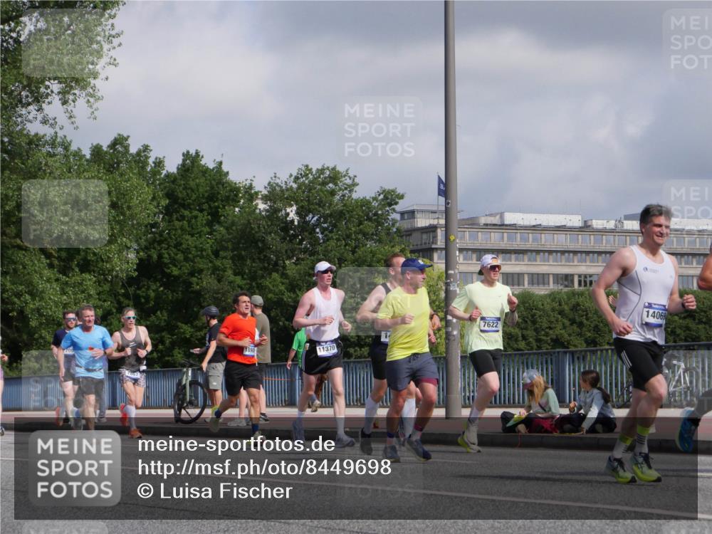 29.06.2025 - hella hamburg halbmarathon Luisa Fischer http://msf.ph/oto/8449698 29.06.2025 09:49:22 Kennedybrücke 708, 7867, 1890, 11370, 7622, 14069, 1396, 1407, 1411, 1959, 2836, 3935, 5193, 6305, 7080, 7622, 7867, 9508 meine-sportfotos.de