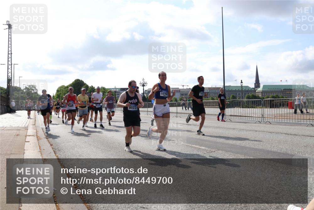 29.06.2025 - hella hamburg halbmarathon Lena Gebhardt http://msf.ph/oto/8449700 29.06.2025 09:53:51 Lombardsbrücke 6309, 7734, 9043, 8023, 10792, 1098, 1119, 1413, 1424, 1476, 1902, 2270, 2365, 2402, 2516, 2623, 2823, 2890, 2937, 3004, 3146, 3186, 3414, 4140, 4235, 4237, 4247, 4310, 4949, 5115, 5362, 5460, 5528, 5532, 5650, 5692, 6071, 6198, 6282, 6309, 6375, 6388, 6575, 6903, 7167, 7385, 7448, 7480, 7734, 8023, 8269, 8928, 9030, 9043, 9105, 9126, 9482, 9619, 9626, 9633, 9723, 9965, 10792, 11077, 11848, 11936, 12084, 13009 meine-sportfotos.de
