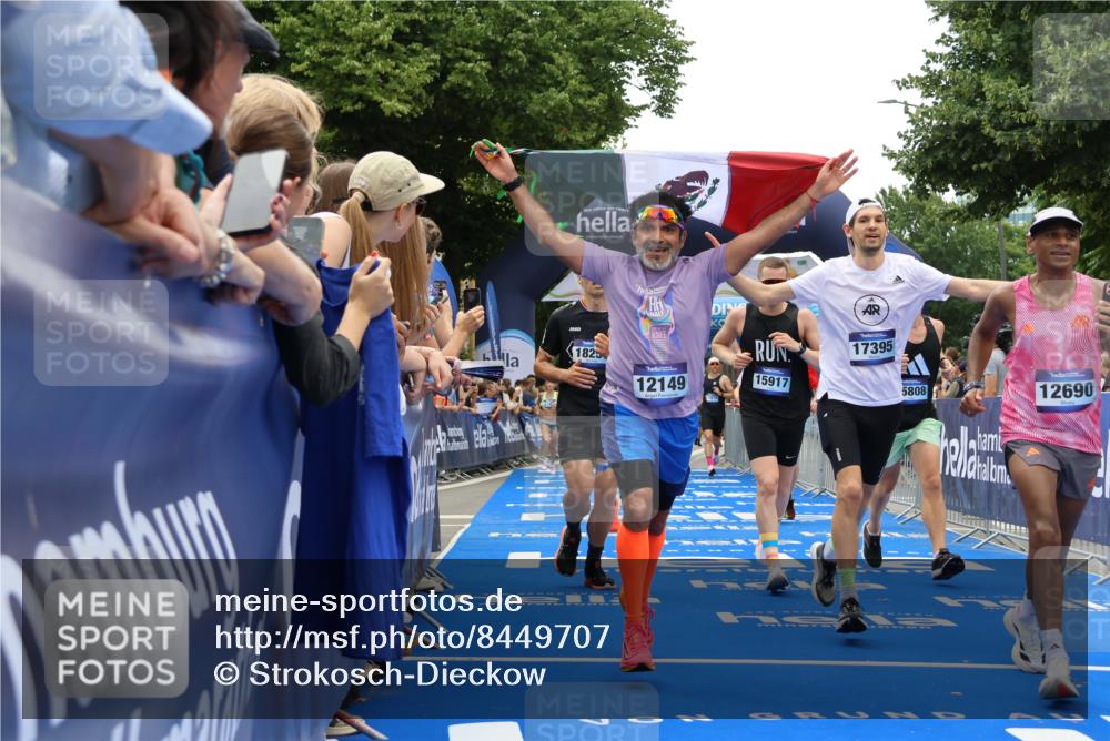 29.06.2025 - hella hamburg halbmarathon Strokosch-Dieckow http://msf.ph/oto/8449707 29.06.2025 10:48:30 Ziel 1163, 1176, 2213, 3747, 4553, 5362, 5421, 6081, 9262, 9538, 10000, 10859, 10860, 11451, 11579, 12149, 12549, 12690, 12840, 13962, 14033, 14990, 15573, 15808, 15917, 17395, 17855, 18251, 18790, 18815, 18923 meine-sportfotos.de