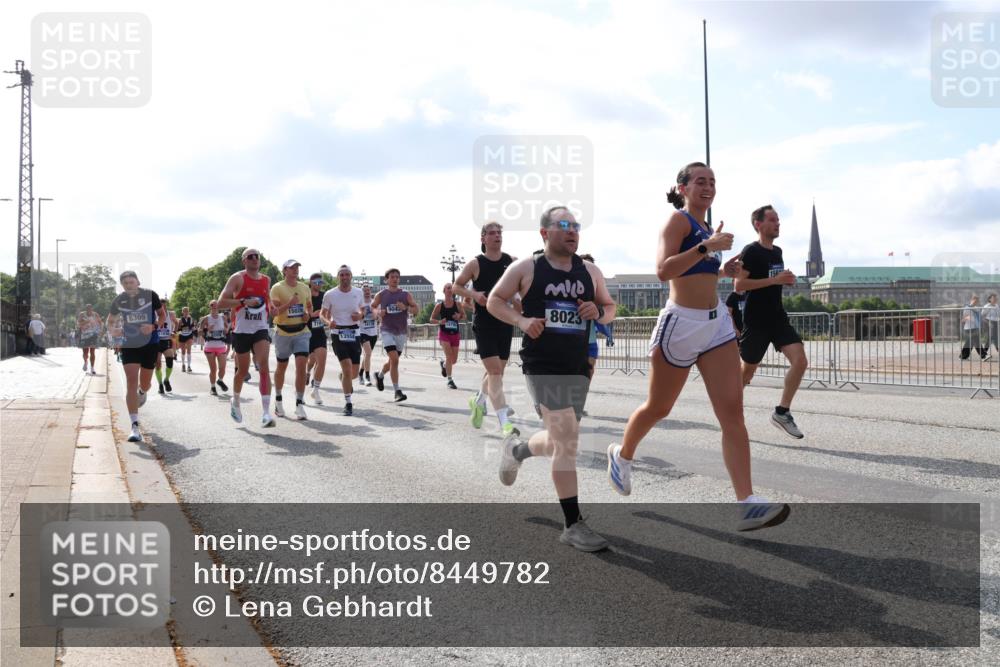 29.06.2025 - hella hamburg halbmarathon Lena Gebhardt http://msf.ph/oto/8449782 29.06.2025 09:53:52 Lombardsbrücke 6309, 15026, 9045, 8023, 156, 1098, 1119, 1413, 1424, 1476, 1892, 1902, 2270, 2365, 2402, 2516, 2623, 2823, 2890, 2937, 3004, 3146, 3186, 3414, 4140, 4183, 4185, 4235, 4237, 4247, 4310, 4949, 5115, 5362, 5460, 5528, 5532, 5650, 5692, 6071, 6198, 6282, 6309, 6375, 6388, 6575, 6831, 6903, 7167, 7385, 7448, 7480, 7734, 8023, 8269, 8928, 9030, 9043, 9105, 9482, 9619, 9626, 9633, 9723, 9965, 10792, 11077, 11848, 11936, 12084, 13009 meine-sportfotos.de