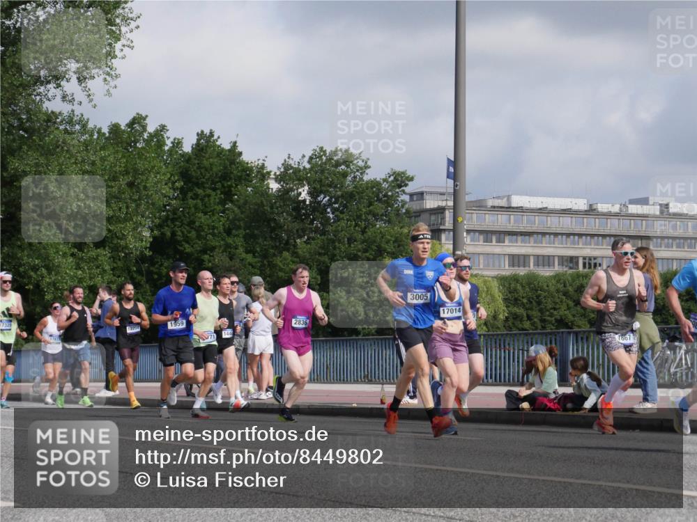 29.06.2025 - hella hamburg halbmarathon Luisa Fischer http://msf.ph/oto/8449802 29.06.2025 09:49:25 Kennedybrücke 7329, 17877, 12204, 1959, 71, 144, 2836, 3005, 17014, 7867, 1396, 1407, 1411, 1959, 2836, 3935, 6305, 6473, 7080, 7622, 7867, 9376, 9508 meine-sportfotos.de