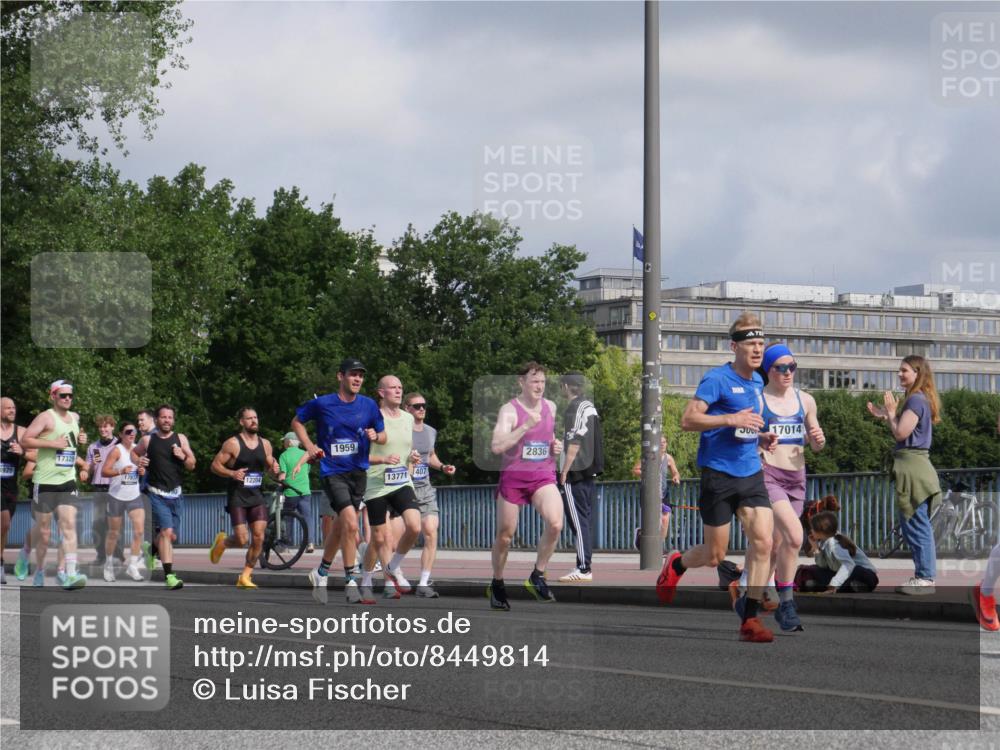 29.06.2025 - hella hamburg halbmarathon Luisa Fischer http://msf.ph/oto/8449814 29.06.2025 09:49:26 Kennedybrücke 17329, 1787, 12204, 1959, 13771, 407, 2836, 17014, 1396, 1407, 1411, 1910, 1959, 2836, 3935, 6305, 6473, 7080, 7622, 7831, 7867, 9376, 9508 meine-sportfotos.de