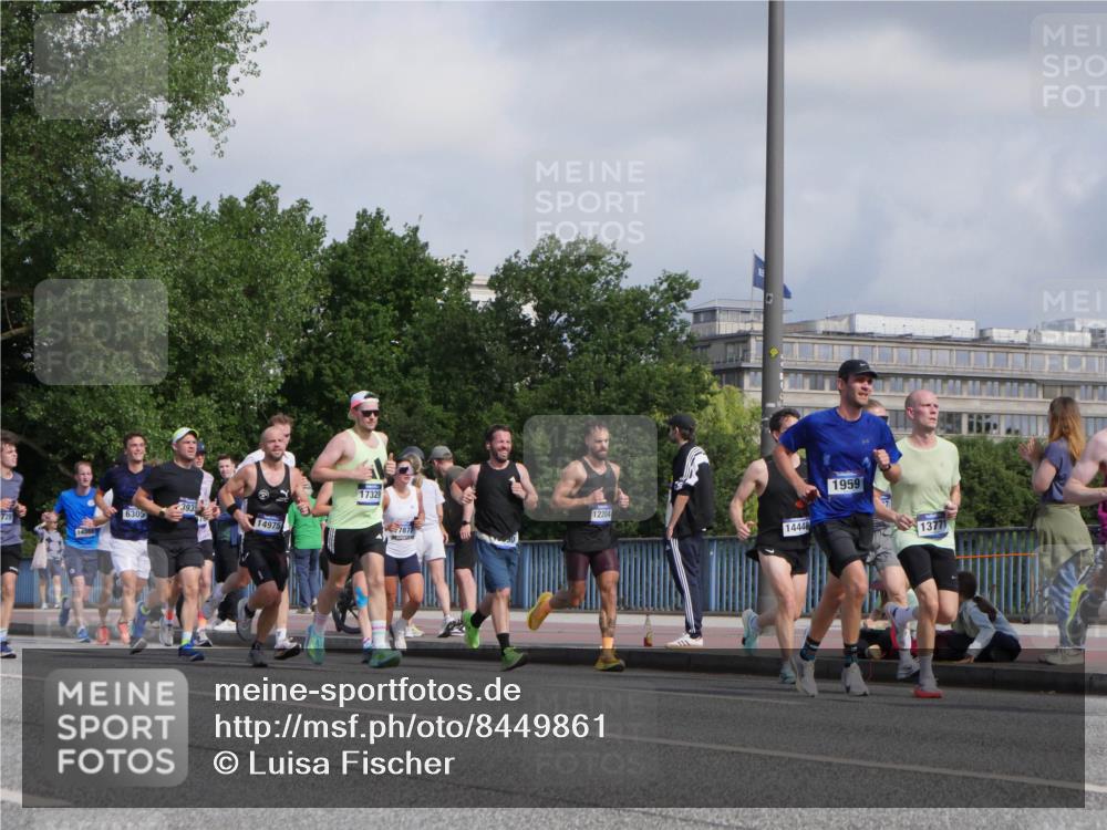 29.06.2025 - hella hamburg halbmarathon Luisa Fischer http://msf.ph/oto/8449861 29.06.2025 09:49:27 Kennedybrücke 14388, 6305, 3935, 14975, 17329, 12204, 787, 14448, 1959, 13771, 1396, 1407, 1411, 1910, 1959, 2836, 2851, 3790, 3935, 6032, 6305, 6473, 7080, 7622, 7831, 7867, 9376, 9508 meine-sportfotos.de