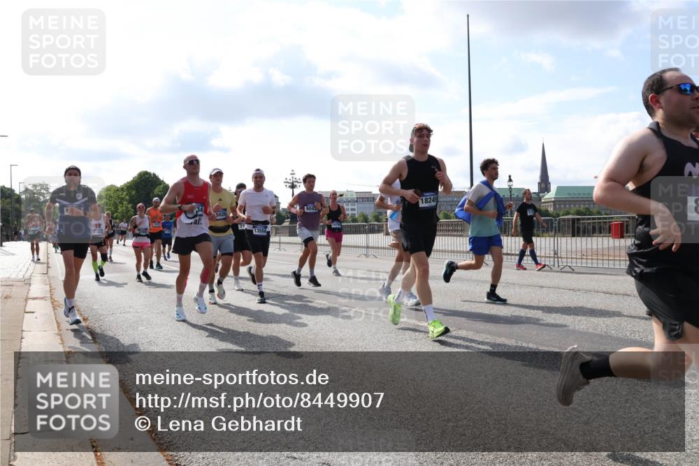 29.06.2025 - hella hamburg halbmarathon Lena Gebhardt http://msf.ph/oto/8449907 29.06.2025 09:53:52 Lombardsbrücke 34, 5026, 2823, 71, 11936, 13554, 9043, 1879, 18249, 1098, 1119, 1413, 1424, 1476, 1892, 1902, 2270, 2365, 2402, 2516, 2623, 2823, 2890, 2937, 3004, 3146, 3186, 3414, 4140, 4183, 4185, 4235, 4237, 4247, 4310, 4949, 5115, 5362, 5460, 5528, 5532, 5650, 5692, 6071, 6198, 6282, 6309, 6375, 6388, 6575, 6831, 6903, 7167, 7385, 7448, 7480, 7734, 8023, 8269, 8928, 9030, 9043, 9105, 9482, 9619, 9626, 9633, 9723, 9965, 10792, 11077, 11848, 11936, 12084, 13009 meine-sportfotos.de