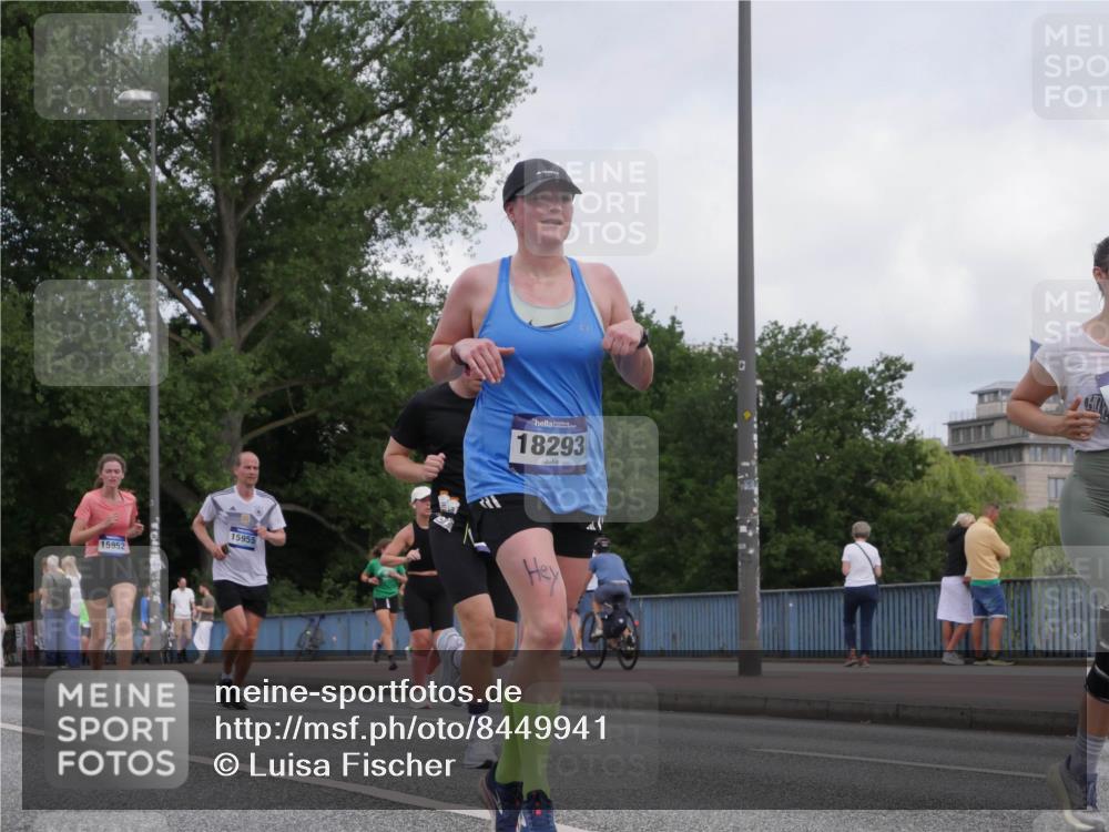 29.06.2025 - hella hamburg halbmarathon Luisa Fischer http://msf.ph/oto/8449941 29.06.2025 10:32:00 Kennedybrücke 15952, 18293, 15955, 4161, 5718, 8056, 10434, 10808 meine-sportfotos.de