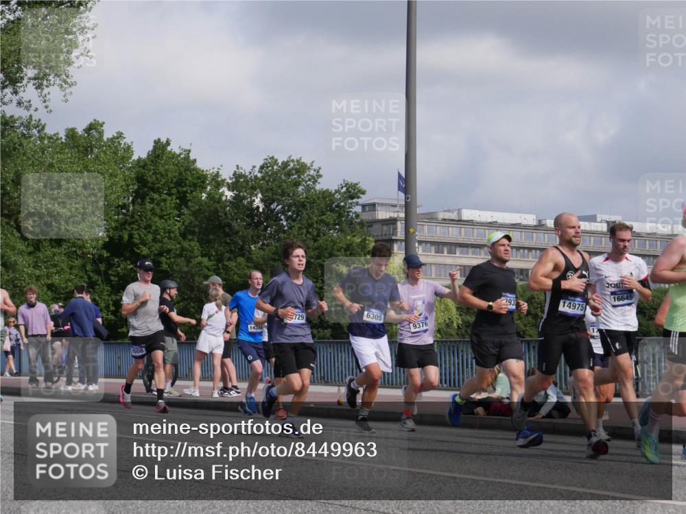29.06.2025 - hella hamburg halbmarathon Luisa Fischer http://msf.ph/oto/8449963 29.06.2025 09:49:30 Kennedybrücke 9508, 14388, 729, 6305, 9376, 293, 14975, 17, 16645, 1002, 1407, 1910, 1959, 2563, 2836, 2851, 3790, 3935, 4740, 6032, 6305, 6473, 7080, 7831, 7867, 7972, 9376, 9508, 10771 meine-sportfotos.de