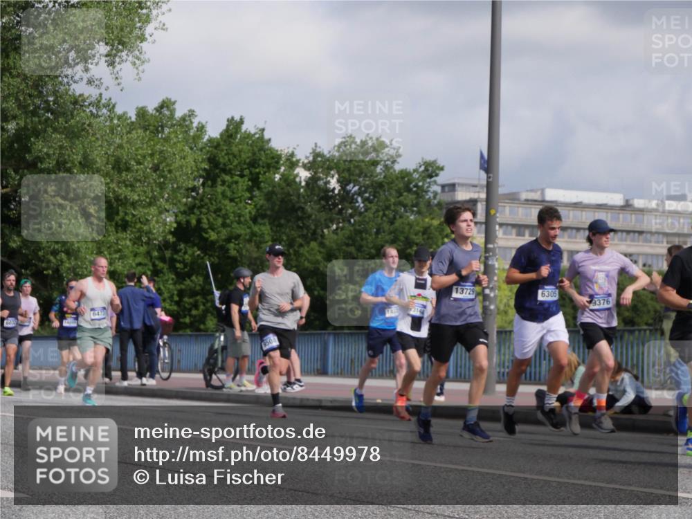 29.06.2025 - hella hamburg halbmarathon Luisa Fischer http://msf.ph/oto/8449978 29.06.2025 09:49:30 Kennedybrücke 6032, 6473, 1438, 314, 9508, 13729, 6305, 9376, 1002, 1407, 1910, 1959, 2563, 2836, 2851, 3790, 3935, 4740, 6032, 6305, 6473, 7080, 7831, 7867, 7972, 9376, 9508, 10771 meine-sportfotos.de