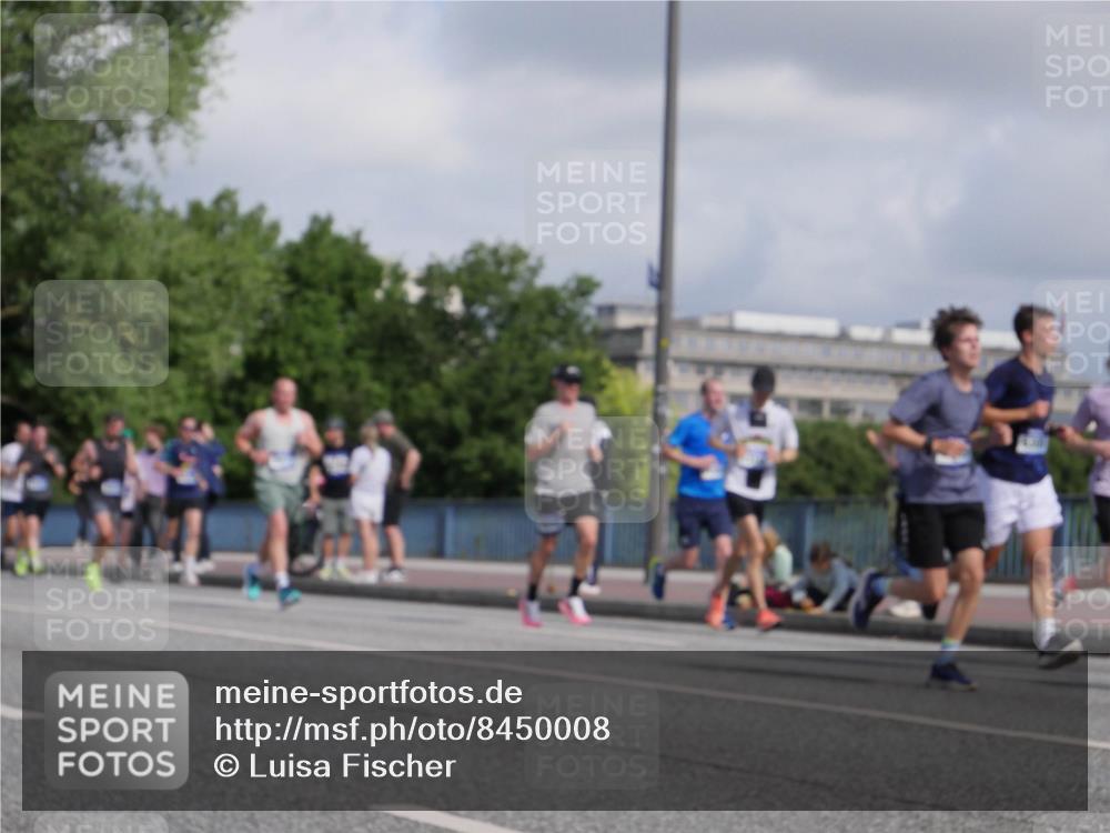 29.06.2025 - hella hamburg halbmarathon Luisa Fischer http://msf.ph/oto/8450008 29.06.2025 09:49:31 Kennedybrücke 1002, 1407, 1910, 1959, 2228, 2563, 2836, 2851, 3790, 3935, 4740, 6032, 6305, 6473, 7080, 7831, 7867, 7972, 9376, 9508, 10771 meine-sportfotos.de