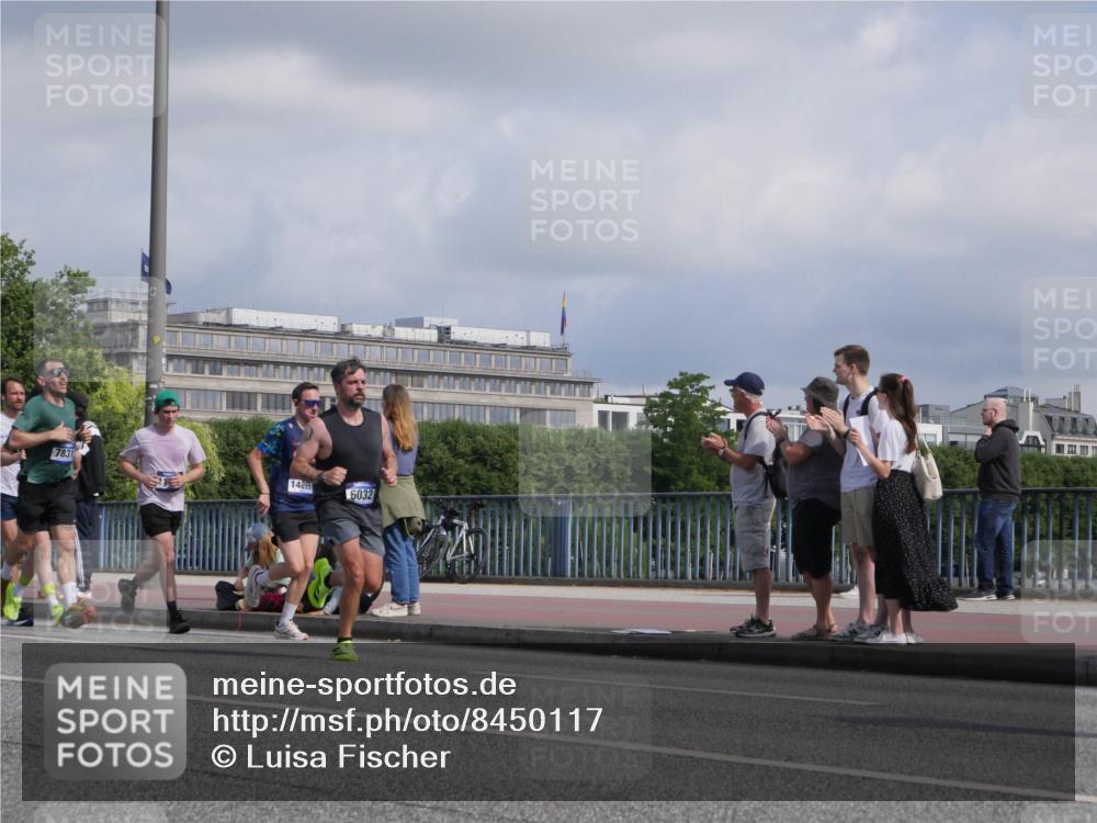 29.06.2025 - hella hamburg halbmarathon Luisa Fischer http://msf.ph/oto/8450117 29.06.2025 09:49:35 Kennedybrücke 7831, 14899, 6032, 1002, 1910, 2228, 2563, 2851, 3790, 4246, 4740, 6032, 6305, 6473, 7831, 7972, 9376, 9508, 10771 meine-sportfotos.de