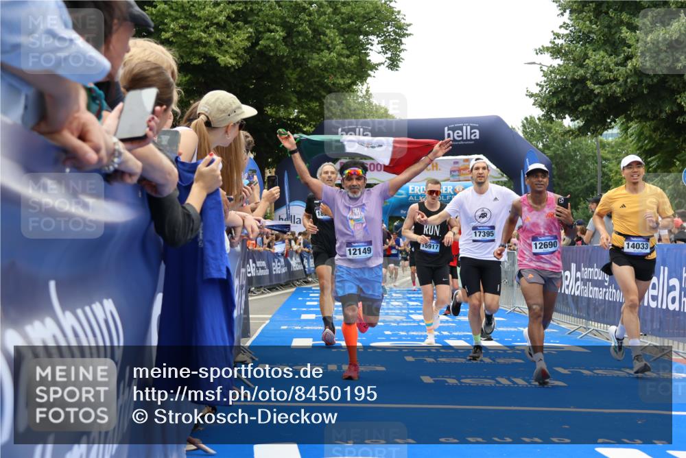 29.06.2025 - hella hamburg halbmarathon Strokosch-Dieckow http://msf.ph/oto/8450195 29.06.2025 10:48:29 Ziel 1163, 1176, 2213, 3747, 5362, 5421, 5528, 6081, 6923, 8216, 9262, 10000, 10860, 11451, 11579, 12149, 12549, 12690, 12840, 13962, 14033, 14990, 15573, 15808, 15917, 17395, 17855, 18251, 18790, 18815, 18923 meine-sportfotos.de