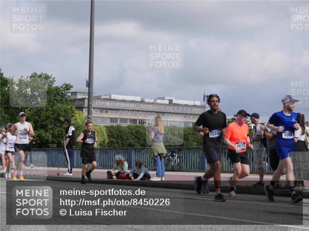 29.06.2025 - hella hamburg halbmarathon Luisa Fischer http://msf.ph/oto/8450226 29.06.2025 09:49:38 Kennedybrücke 1550, 7972, 2228, 15348, 16177, 1002, 1002, 1910, 2228, 2563, 2851, 3790, 4246, 4740, 6032, 6915, 7831, 7972, 8366, 10771 meine-sportfotos.de