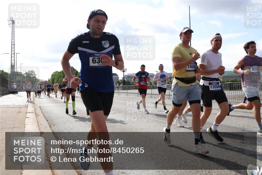 29.06.2025 - hella hamburg halbmarathon Lena Gebhardt http://msf.ph/oto/8450265 29.06.2025 09:53:54 Lombardsbrücke 630, 16466, 16138, 15026, 13554, 9043, 1098, 1119, 1413, 1424, 1476, 1892, 1902, 2270, 2365, 2402, 2516, 2623, 2823, 2890, 2937, 3004, 3146, 3186, 3414, 3785, 4140, 4183, 4185, 4235, 4237, 4247, 4310, 4949, 5115, 5362, 5460, 5528, 5532, 5650, 5692, 6071, 6198, 6282, 6309, 6375, 6388, 6575, 6831, 6903, 7167, 7385, 7448, 7480, 7734, 8023, 8269, 8928, 9030, 9043, 9105, 9463, 9482, 9619, 9626, 9633, 9723, 9965, 10529, 10792, 11077, 11848, 11936, 12084, 13009 meine-sportfotos.de