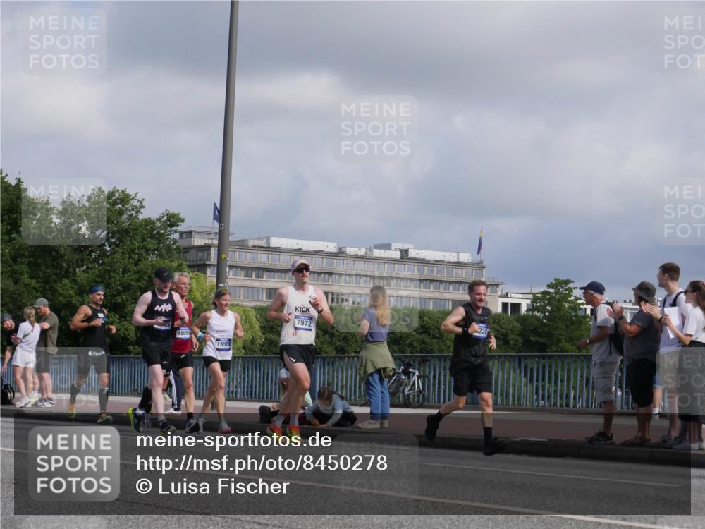 29.06.2025 - hella hamburg halbmarathon Luisa Fischer http://msf.ph/oto/8450278 29.06.2025 09:49:39 Kennedybrücke 42, 19059, 7972, 228, 15500, 1002, 1910, 2228, 2563, 2851, 3790, 4246, 4740, 6032, 6915, 7831, 7972, 8366, 10771 meine-sportfotos.de
