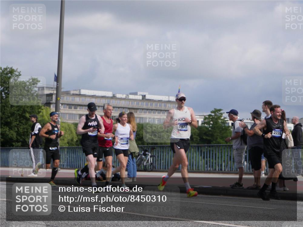 29.06.2025 - hella hamburg halbmarathon Luisa Fischer http://msf.ph/oto/8450310 29.06.2025 09:49:40 Kennedybrücke 7, 033, 1550, 7972, 2228, 1002, 2228, 2563, 2851, 3790, 4246, 4740, 6032, 6915, 7972, 8366, 10771 meine-sportfotos.de
