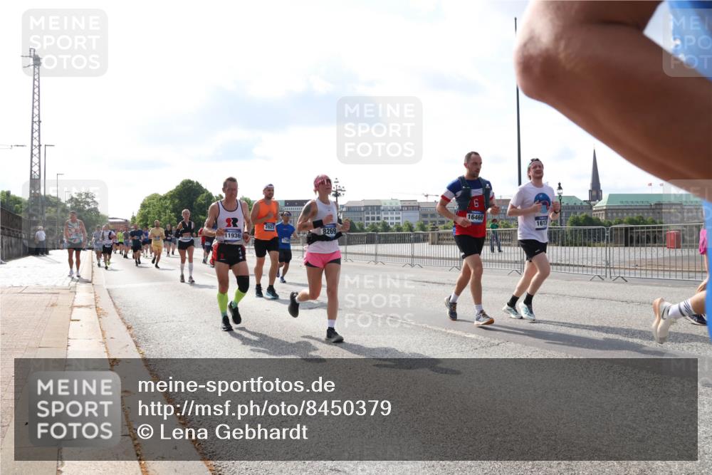 29.06.2025 - hella hamburg halbmarathon Lena Gebhardt http://msf.ph/oto/8450379 29.06.2025 09:53:55 Lombardsbrücke 2823, 11936, 8269, 6, 16466, 1613, 0, 0, 1098, 1119, 1413, 1424, 1476, 1892, 1902, 2270, 2365, 2402, 2516, 2623, 2823, 2890, 2937, 3004, 3146, 3186, 3414, 3785, 4140, 4183, 4185, 4235, 4237, 4247, 4270, 4310, 4949, 5115, 5362, 5460, 5528, 5532, 5650, 5692, 6071, 6198, 6282, 6309, 6375, 6388, 6575, 6831, 6903, 7167, 7385, 7448, 7480, 7734, 8023, 8269, 8743, 8928, 9030, 9043, 9105, 9463, 9482, 9619, 9626, 9633, 9723, 9965, 10529, 10792, 11077, 11848, 11936, 12084, 13009 meine-sportfotos.de
