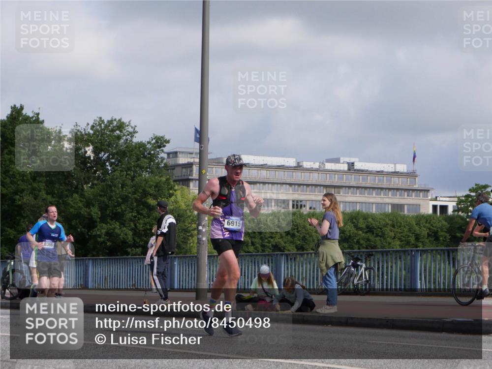 29.06.2025 - hella hamburg halbmarathon Luisa Fischer http://msf.ph/oto/8450498 29.06.2025 09:49:44 Kennedybrücke 8366, 6915, 2121, 2228, 2774, 4246, 6915, 8366, 9171 meine-sportfotos.de