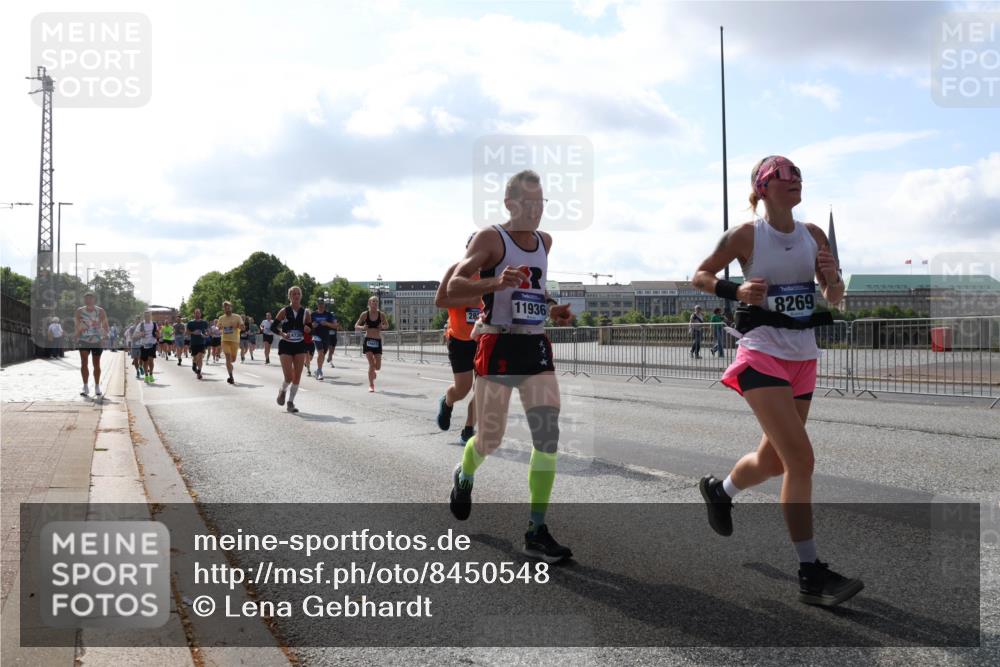 29.06.2025 - hella hamburg halbmarathon Lena Gebhardt http://msf.ph/oto/8450548 29.06.2025 09:53:56 Lombardsbrücke 4730, 28, 11936, 8269, 1098, 1119, 1413, 1424, 1476, 1892, 1902, 2270, 2365, 2402, 2516, 2823, 2890, 2937, 3004, 3146, 3186, 3414, 3785, 4140, 4183, 4185, 4235, 4237, 4247, 4270, 4310, 4949, 5115, 5362, 5460, 5528, 5532, 5650, 6071, 6198, 6282, 6309, 6388, 6575, 6831, 6903, 7167, 7385, 7448, 7480, 7734, 8023, 8269, 8743, 8928, 9030, 9043, 9105, 9463, 9482, 9619, 9626, 9633, 9723, 9965, 10529, 10792, 11077, 11848, 11936, 12084, 13009 meine-sportfotos.de