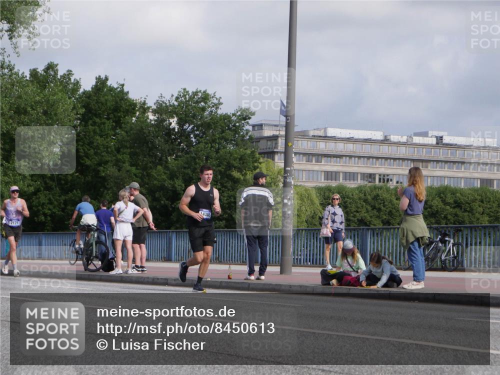 29.06.2025 - hella hamburg halbmarathon Luisa Fischer http://msf.ph/oto/8450613 29.06.2025 09:49:47 Kennedybrücke 2121, 14385, 1217, 2121, 2774, 5961, 6915, 8366, 8395, 9171 meine-sportfotos.de