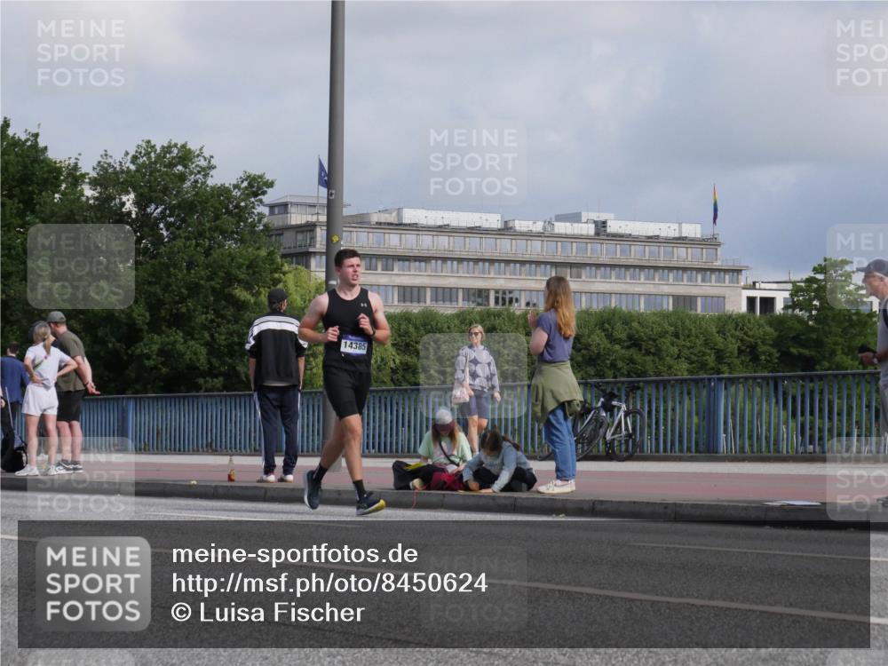 29.06.2025 - hella hamburg halbmarathon Luisa Fischer http://msf.ph/oto/8450624 29.06.2025 09:49:48 Kennedybrücke 14385, 1217, 2121, 2774, 5961, 6915, 8366, 8395, 9171 meine-sportfotos.de
