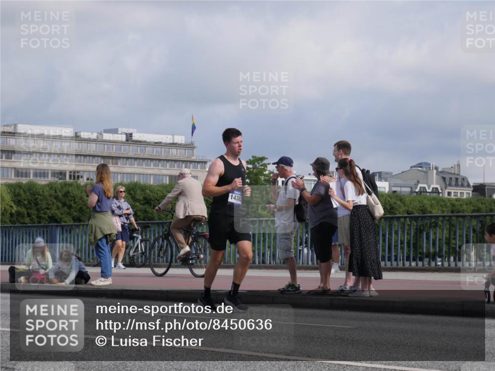 29.06.2025 - hella hamburg halbmarathon Luisa Fischer http://msf.ph/oto/8450636 29.06.2025 09:49:50 Kennedybrücke 14385, 1217, 2121, 2404, 2774, 5961, 8366, 8395, 9171 meine-sportfotos.de
