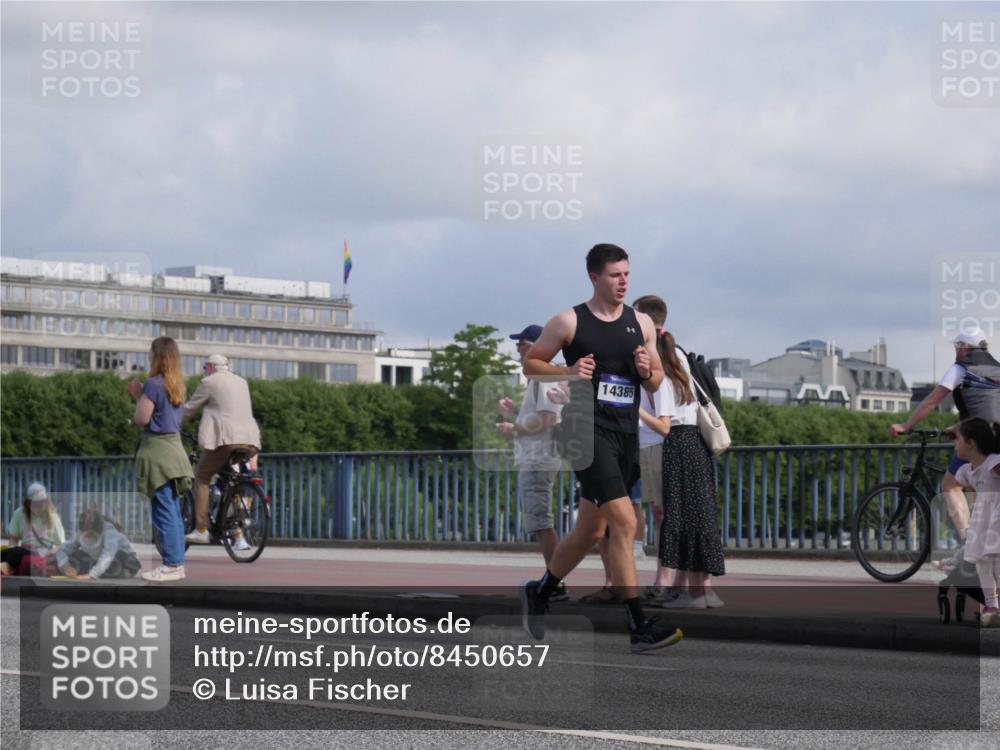 29.06.2025 - hella hamburg halbmarathon Luisa Fischer http://msf.ph/oto/8450657 29.06.2025 09:49:50 Kennedybrücke 14385, 1217, 2121, 2404, 2774, 5961, 8366, 8395, 9171 meine-sportfotos.de