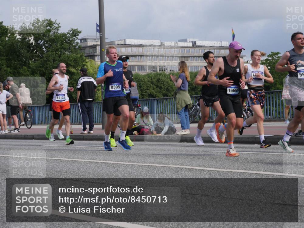 29.06.2025 - hella hamburg halbmarathon Luisa Fischer http://msf.ph/oto/8450713 29.06.2025 09:49:54 Kennedybrücke 12137, 8395, 1806, 16698, 59, 1217, 2121, 2404, 2774, 3783, 5961, 8395, 9171 meine-sportfotos.de