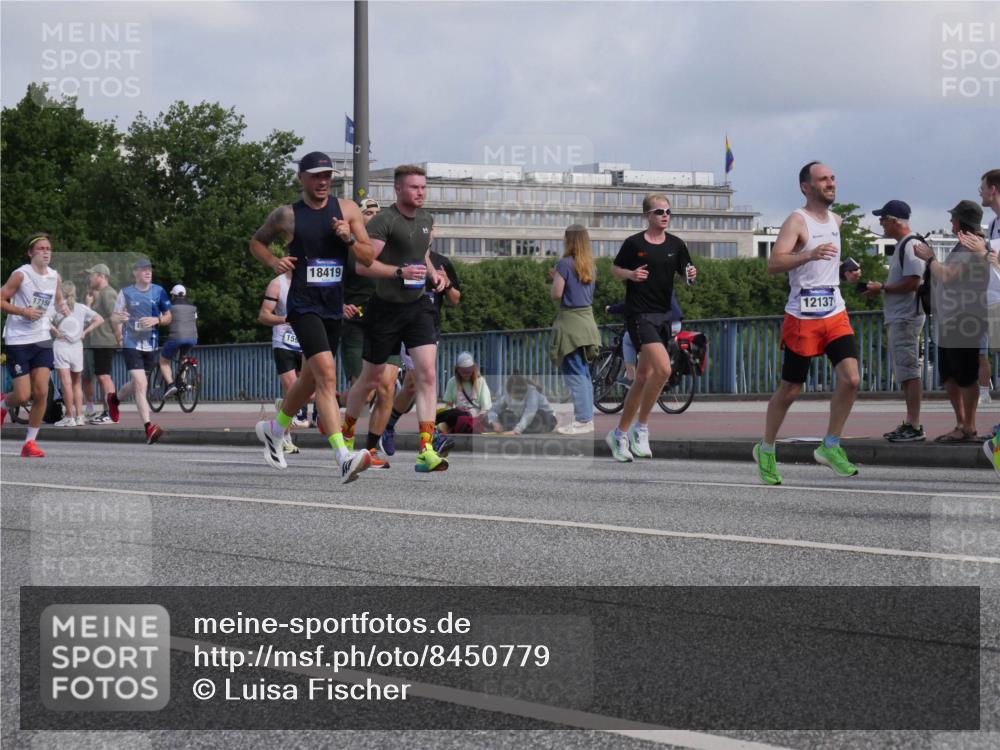 29.06.2025 - hella hamburg halbmarathon Luisa Fischer http://msf.ph/oto/8450779 29.06.2025 09:49:56 Kennedybrücke 1715, 15, 18419, 12137, 1217, 2121, 2404, 2774, 3783, 5961, 8395, 9171 meine-sportfotos.de