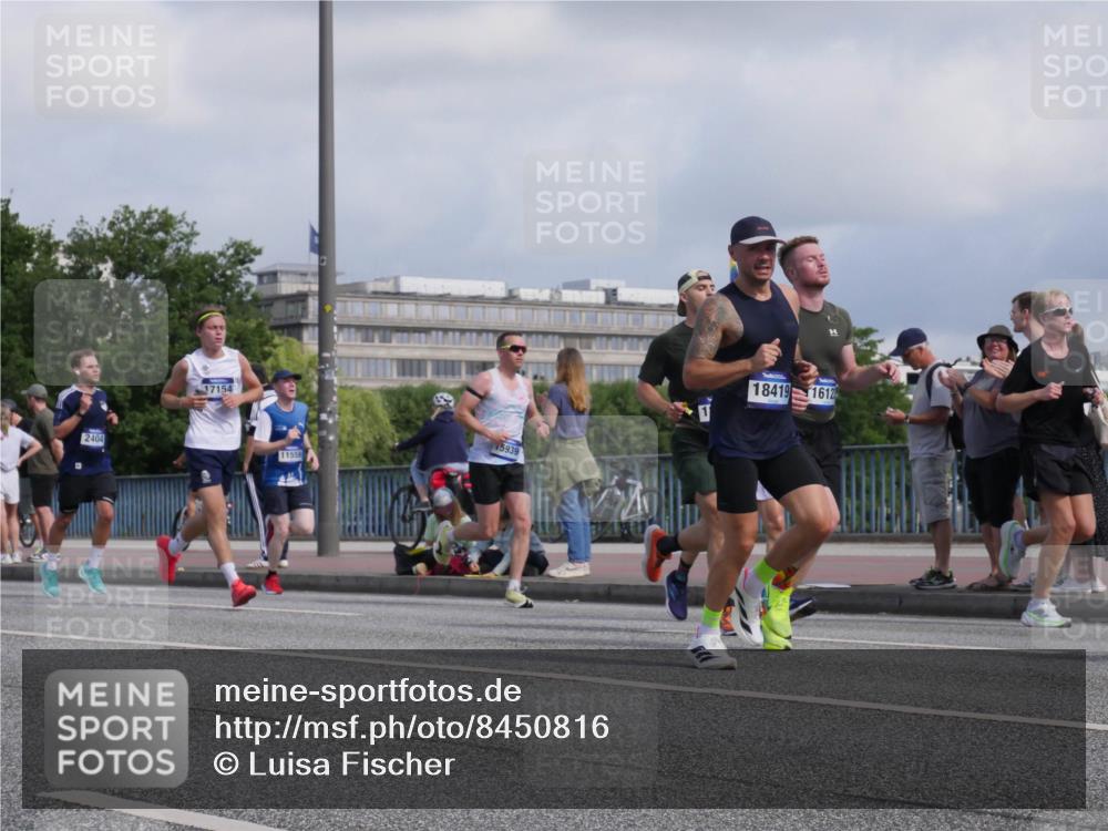 29.06.2025 - hella hamburg halbmarathon Luisa Fischer http://msf.ph/oto/8450816 29.06.2025 09:49:57 Kennedybrücke 2404, 17154, 11559, 15939, 18419, 1612, 1217, 2404, 3783, 5961, 8395, 9171 meine-sportfotos.de