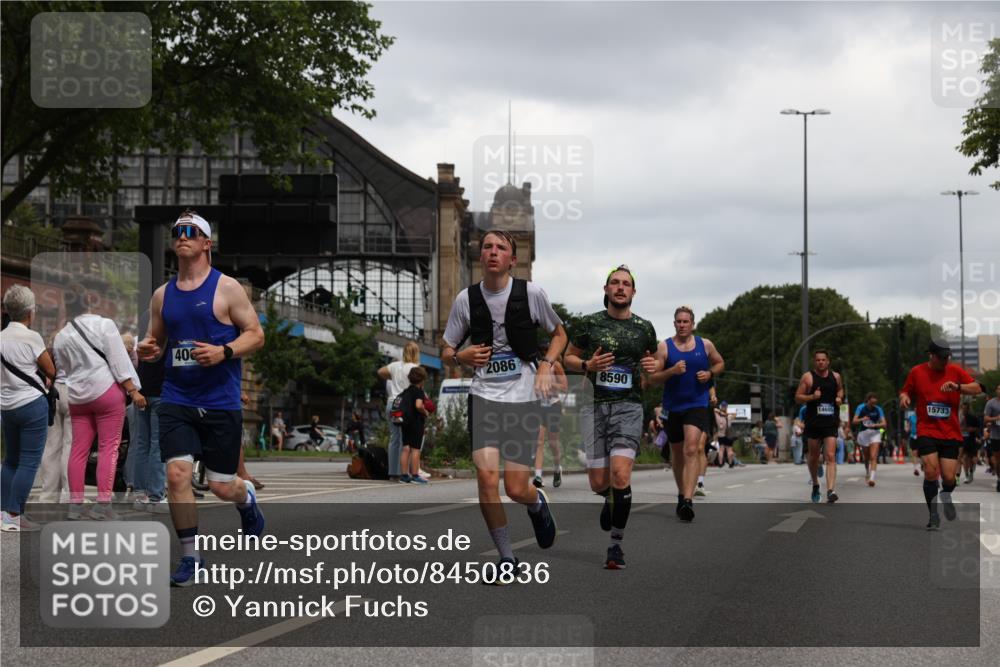 29.06.2025 - hella hamburg halbmarathon Yannick Fuchs http://msf.ph/oto/8450836 29.06.2025 10:55:39 20KM 1135, 1138, 2086, 2391, 2591, 3400, 4068, 5839, 5870, 6391, 7033, 7049, 7757, 8364, 8531, 8590, 9297, 9752, 9932, 10031, 10177, 10194, 10746, 11465, 12125, 12787, 13064, 13086, 13491, 13699, 14605, 14628, 15008, 15252, 15520, 15539, 15733, 16128, 16145, 16614, 18551 meine-sportfotos.de