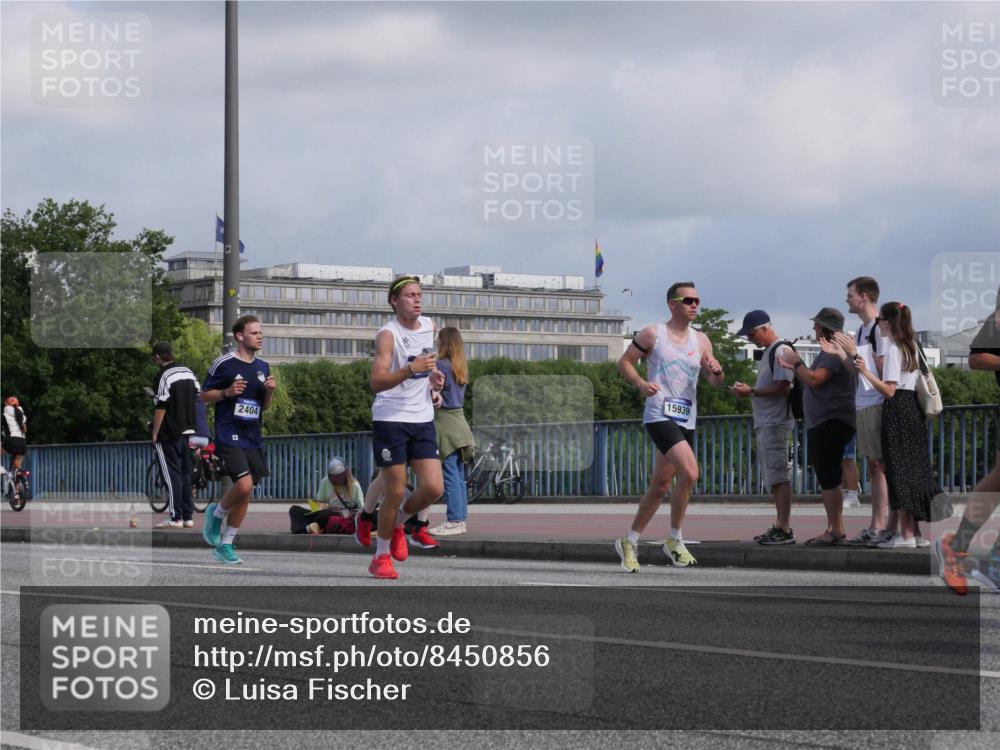 29.06.2025 - hella hamburg halbmarathon Luisa Fischer http://msf.ph/oto/8450856 29.06.2025 09:49:58 Kennedybrücke 2404, 15939, 1217, 2404, 3783, 5961, 8395 meine-sportfotos.de
