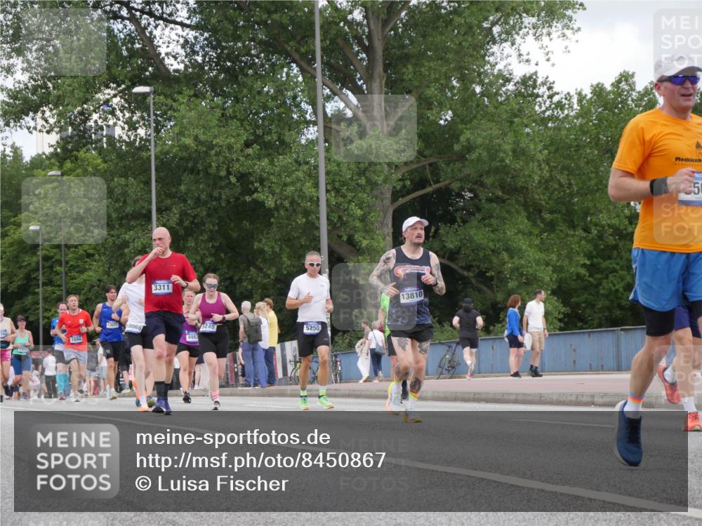 29.06.2025 - hella hamburg halbmarathon Luisa Fischer http://msf.ph/oto/8450867 29.06.2025 10:32:32 Kennedybrücke 1869, 1694, 13031, 3311, 0068, 4982, 5249, 5250, 13810, 50, 1518, 1694, 2699, 3311, 4362, 4395, 5249, 5250, 8560, 10068 meine-sportfotos.de