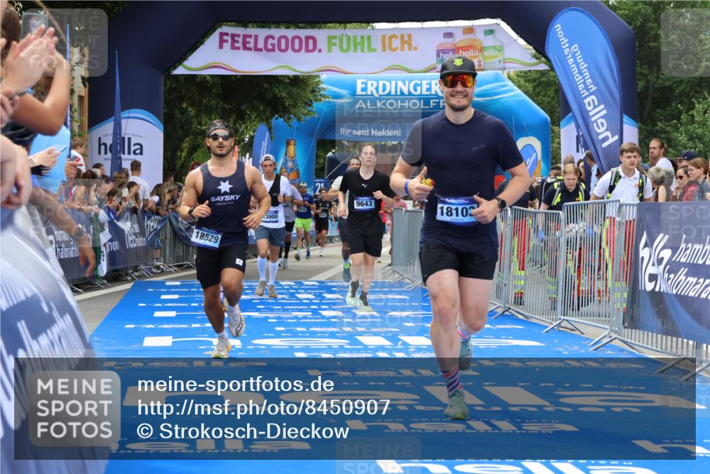 29.06.2025 - hella hamburg halbmarathon Strokosch-Dieckow http://msf.ph/oto/8450907 29.06.2025 10:37:51 Ziel 1615, 2196, 2404, 3480, 3530, 7229, 9171, 9643, 10793, 13148, 13900, 15303, 18103, 18276, 18277, 18529 meine-sportfotos.de
