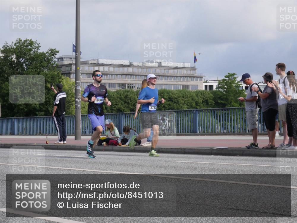 29.06.2025 - hella hamburg halbmarathon Luisa Fischer http://msf.ph/oto/8451013 29.06.2025 09:50:02 Kennedybrücke 18687, 3783, 2196, 2404, 3783, 4602 meine-sportfotos.de