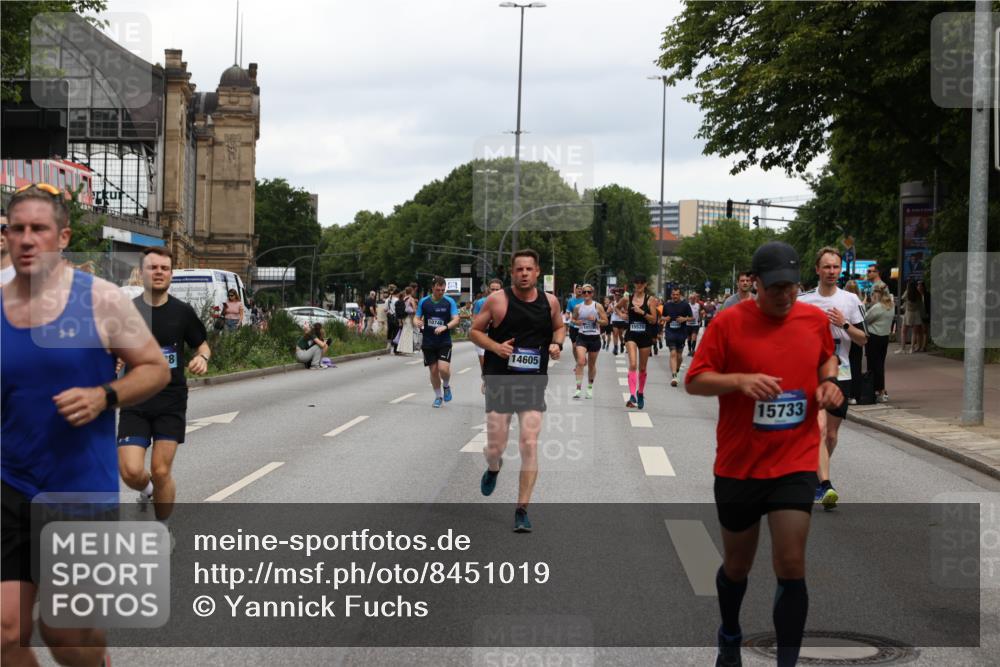 29.06.2025 - hella hamburg halbmarathon Yannick Fuchs http://msf.ph/oto/8451019 29.06.2025 10:55:43 20KM 1135, 1138, 1147, 2086, 2391, 2591, 3097, 3400, 4068, 4095, 5839, 5870, 6391, 7033, 7049, 7757, 8364, 8531, 8590, 9297, 9932, 10031, 10177, 10194, 10746, 11465, 12125, 12787, 13064, 13086, 13491, 13699, 13958, 14605, 14628, 15252, 15520, 15539, 15733, 15908, 16128, 16145, 18551, 18799 meine-sportfotos.de