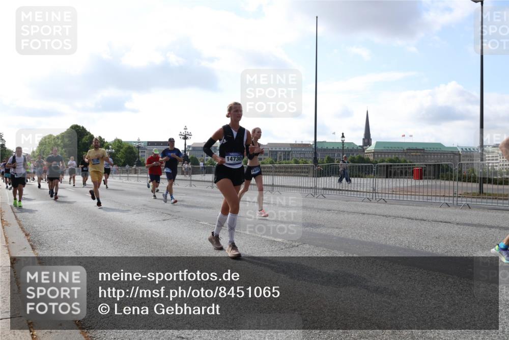 29.06.2025 - hella hamburg halbmarathon Lena Gebhardt http://msf.ph/oto/8451065 29.06.2025 09:53:58 Lombardsbrücke 528, 19102, 14730, 1098, 1119, 1399, 1413, 1424, 1476, 1892, 1902, 2270, 2516, 2823, 2890, 2937, 3004, 3186, 3414, 3477, 3785, 4140, 4183, 4185, 4235, 4237, 4247, 4270, 4949, 5115, 5362, 5460, 5528, 5532, 5650, 6071, 6198, 6282, 6309, 6388, 6575, 6831, 6903, 7167, 7297, 7385, 7448, 7480, 7734, 8023, 8269, 8743, 8928, 9030, 9043, 9105, 9463, 9482, 9619, 9626, 9633, 9723, 9965, 10529, 10792, 11077, 11848, 11936, 12084, 13009 meine-sportfotos.de