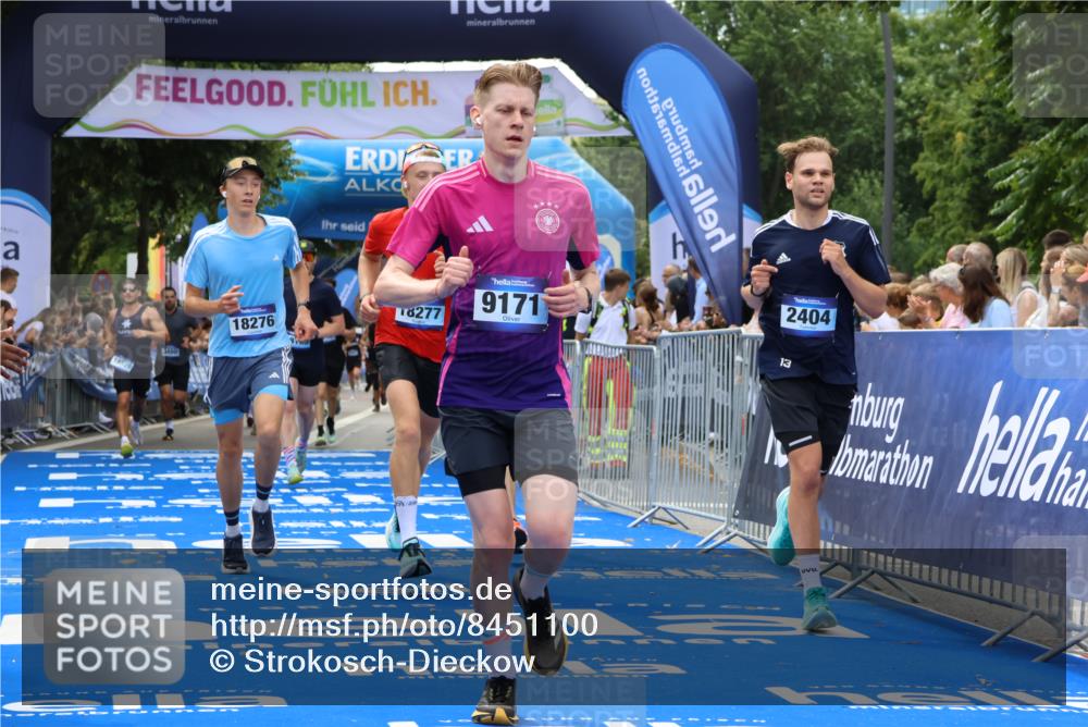 29.06.2025 - hella hamburg halbmarathon Strokosch-Dieckow http://msf.ph/oto/8451100 29.06.2025 10:37:48 Ziel 1505, 1615, 2196, 2404, 3480, 3530, 9171, 13148, 13595, 18103, 18276, 18277, 18529 meine-sportfotos.de