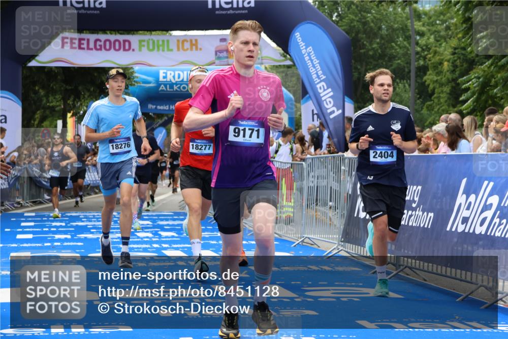 29.06.2025 - hella hamburg halbmarathon Strokosch-Dieckow http://msf.ph/oto/8451128 29.06.2025 10:37:48 Ziel 1505, 1615, 2196, 2404, 3480, 3530, 9171, 13148, 13595, 18103, 18276, 18277, 18529 meine-sportfotos.de