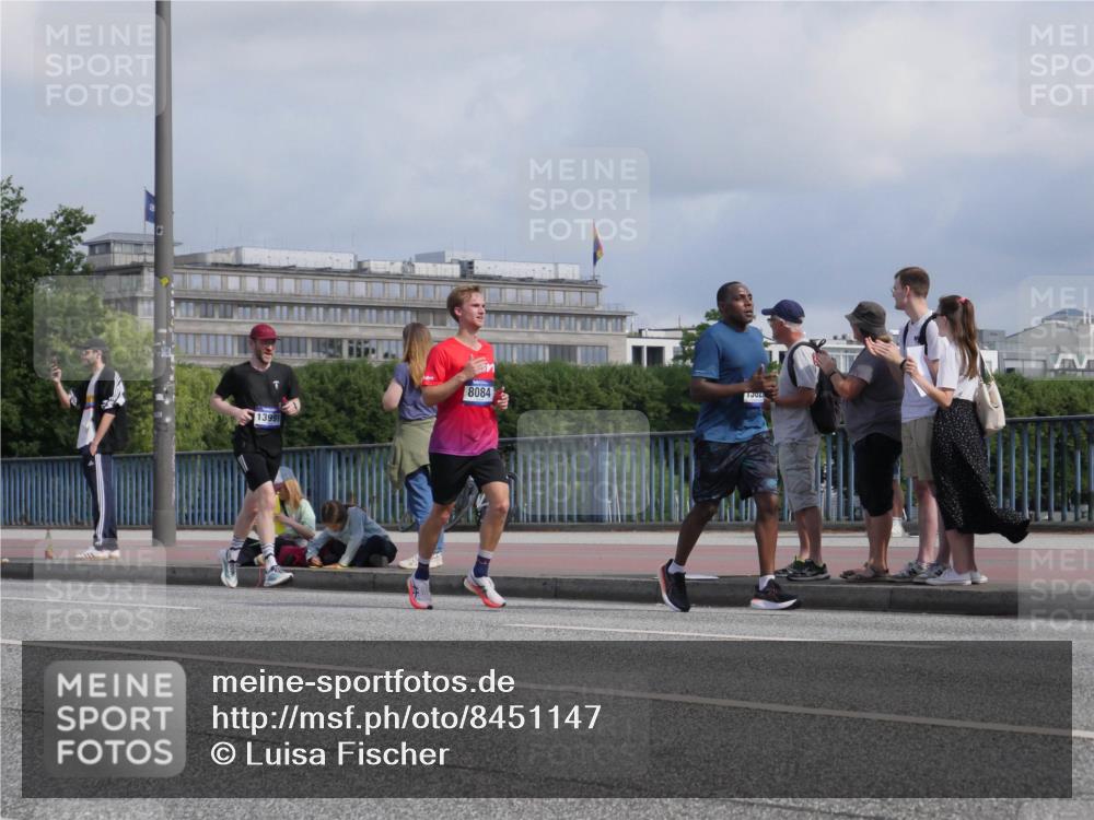 29.06.2025 - hella hamburg halbmarathon Luisa Fischer http://msf.ph/oto/8451147 29.06.2025 09:50:06 Kennedybrücke 13991, 8084, 1302, 1562, 2196, 3783, 4602, 5092, 5923, 8901 meine-sportfotos.de