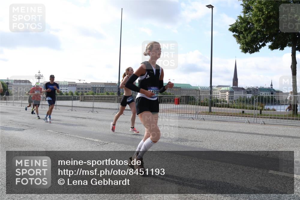 29.06.2025 - hella hamburg halbmarathon Lena Gebhardt http://msf.ph/oto/8451193 29.06.2025 09:53:58 Lombardsbrücke 19112, 14415, 1098, 1119, 1399, 1413, 1424, 1476, 1892, 1902, 2270, 2516, 2823, 2890, 2937, 3004, 3186, 3414, 3477, 3785, 4140, 4183, 4185, 4235, 4237, 4247, 4270, 4949, 5115, 5362, 5460, 5528, 5532, 5650, 6071, 6198, 6282, 6309, 6388, 6575, 6831, 6903, 7167, 7297, 7385, 7448, 7480, 7734, 8023, 8269, 8743, 8928, 9030, 9043, 9105, 9463, 9482, 9619, 9626, 9633, 9723, 9965, 10529, 10792, 11077, 11848, 11936, 12084, 13009 meine-sportfotos.de