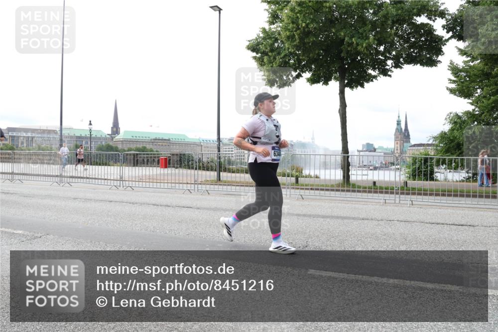 29.06.2025 - hella hamburg halbmarathon Lena Gebhardt http://msf.ph/oto/8451216 29.06.2025 10:30:53 Lombardsbrücke 6344, 1059, 1472, 1647, 1773, 2097, 2268, 2505, 2569, 2754, 2755, 3131, 3281, 4198, 4561, 4575, 4819, 6195, 6344, 6556, 6620, 6787, 7071, 7120, 7351, 8757, 9576, 9830, 10989, 11981, 11984, 11988, 12384, 12460, 12461, 12627, 12687, 12688, 14095, 14216, 14421, 14803, 15299, 15466, 15589, 15757, 15789, 16504, 16791, 16864, 17224, 17463, 17509, 17742, 17966, 18362, 18795, 18860, 19052, 19226 meine-sportfotos.de