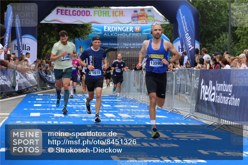 29.06.2025 - hella hamburg halbmarathon Strokosch-Dieckow http://msf.ph/oto/8451326 29.06.2025 10:37:43 Ziel 1505, 1615, 2196, 2404, 9171, 11106, 13148, 13595, 14934, 18193, 18276, 18277 meine-sportfotos.de